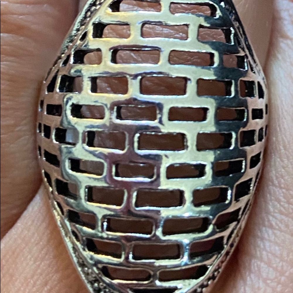 BN STERLING SILVER WOMENS RING - Picture 2 of 3